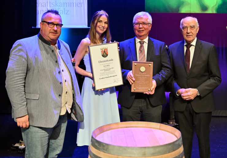 20221202_Weingut Bärenhof - Helmut Bähr  Sohn_2022_Grosser_Staatsehrenpreis_01 (003).jpg